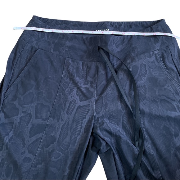 Cambio Animal Print Jogger With Front Seams 34 - Picture 8 of 9